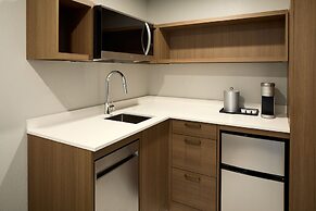 Holiday Inn & Suites Montreal Airport by IHG