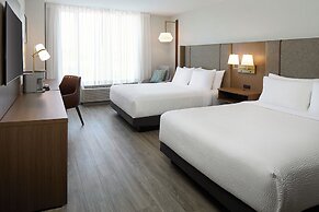Holiday Inn & Suites Montreal Airport by IHG