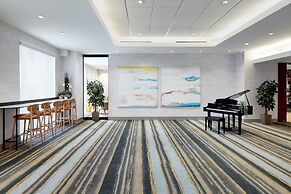 Holiday Inn & Suites Montreal Airport by IHG