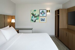 Holiday Inn & Suites Montreal Airport by IHG