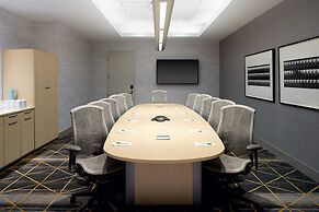 Holiday Inn & Suites Montreal Airport by IHG