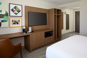 Holiday Inn & Suites Montreal Airport by IHG
