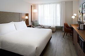 Holiday Inn & Suites Montreal Airport by IHG
