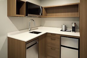 Holiday Inn & Suites Montreal Airport by IHG