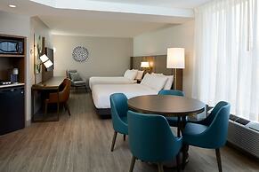 Holiday Inn & Suites Montreal Airport by IHG