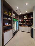 Holiday Inn & Suites Montreal Airport by IHG
