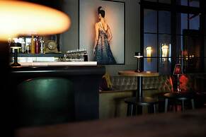 The George Hotel