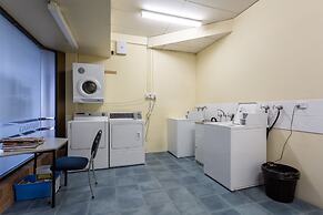Mayfair Plaza Motel