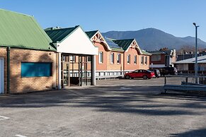 Mayfair Plaza Motel