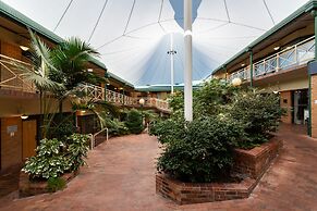 Mayfair Plaza Motel