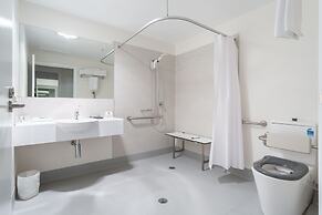Mayfair Plaza Motel
