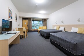 Mayfair Plaza Motel