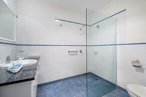 Mayfair Plaza Motel