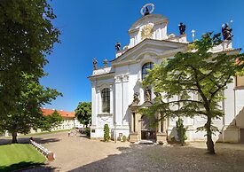 Hotel Monastery