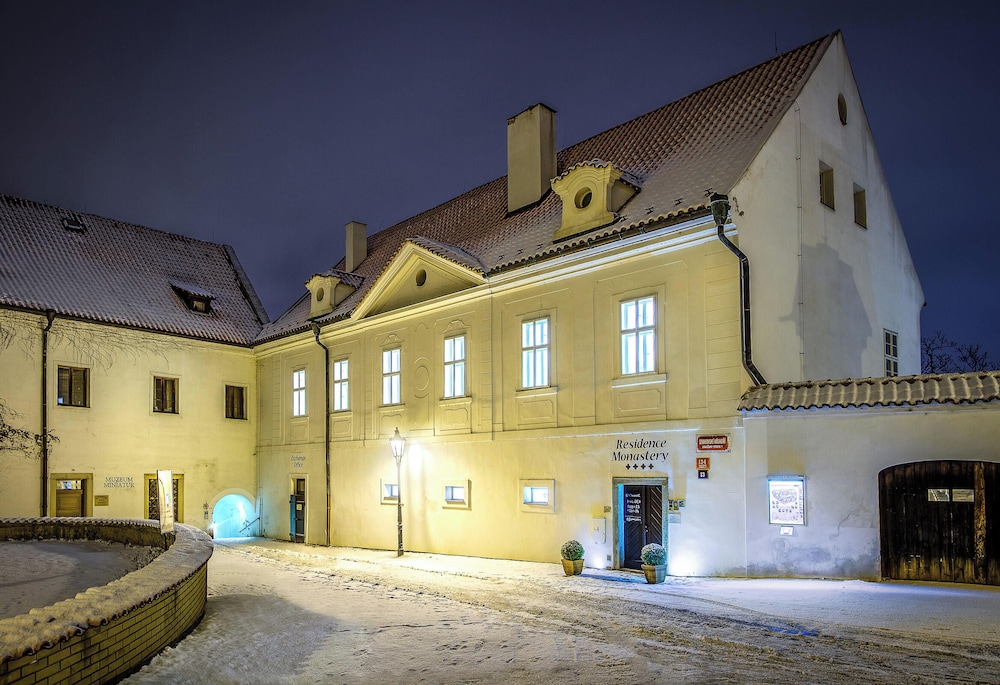 Hotel Monastery