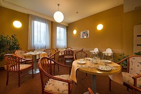 EA Hotel Populus