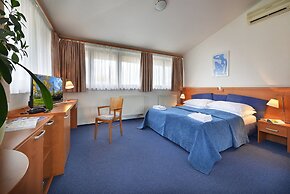 EA Hotel Populus