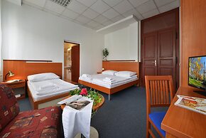 EA Hotel Populus