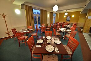 EA Hotel Populus