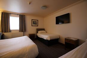 Best Western Plus Pastures Hotel