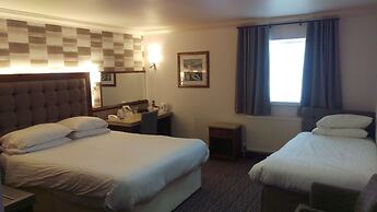 Best Western Plus Pastures Hotel