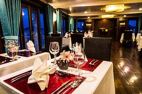Bhaya Halong Cruises