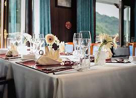 Bhaya Halong Cruises