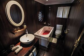 Bhaya Halong Cruises