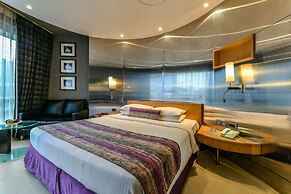 The Regale by Tunga