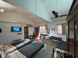Peravel Beach Holiday Home