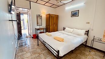 Peravel Beach Holiday Home