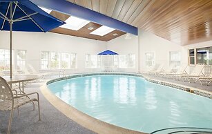 Ocean Mist Beach Hotel & Suites