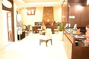 Manessi City Hotel