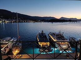 Manessi City Hotel