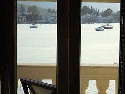 Manessi City Hotel
