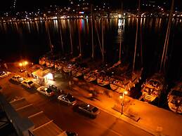 Manessi City Hotel