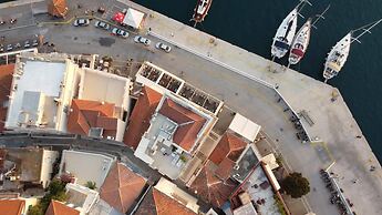 Manessi City Hotel