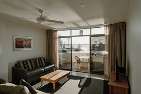 Lake Mulwala Boatel