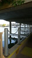 Lake Mulwala Boatel