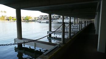 Lake Mulwala Boatel