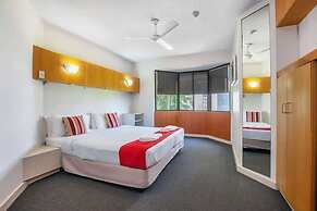 Tiki Hotel Surfers Paradise