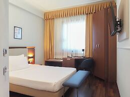 Dado Hotel International