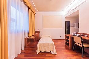 Dado Hotel International
