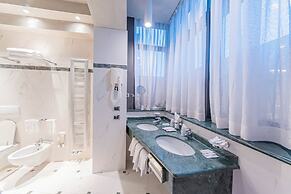 Dado Hotel International