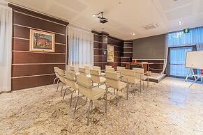 Dado Hotel International