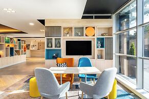 Holiday Inn Stevenage by IHG