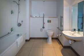 Holiday Inn Stevenage by IHG