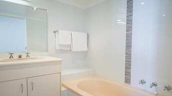 Beach House Seaside Resort Coolangatta