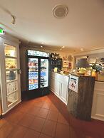 ROESLI Guest House