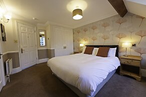 Woodlands Lodge Hotel